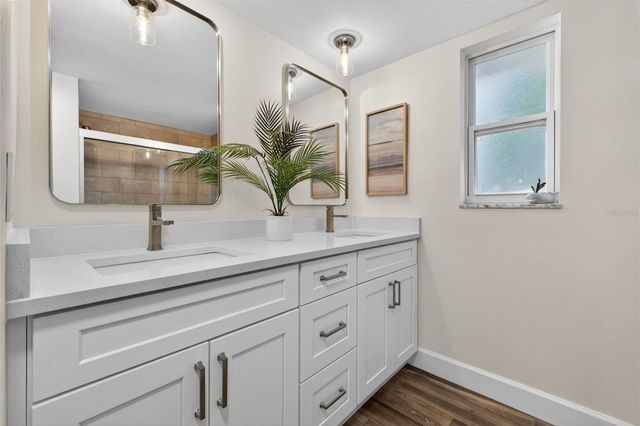 2043 TANGLEWOOD WAY NE, St Petersburg, FL 33702