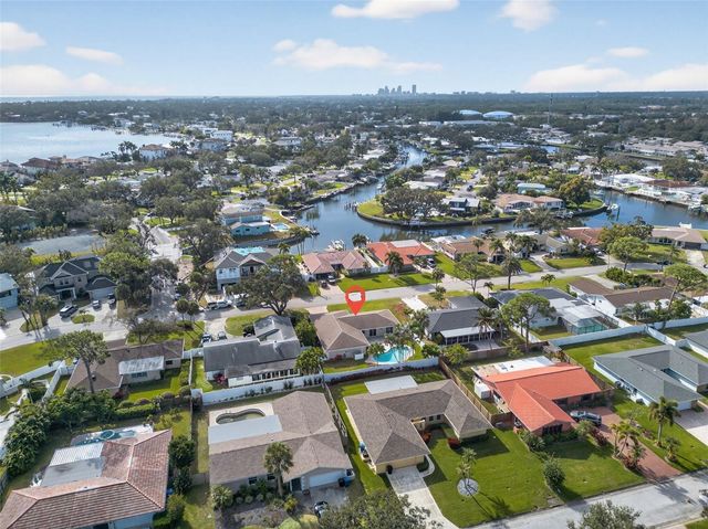 2043 TANGLEWOOD WAY NE, St Petersburg, FL 33702