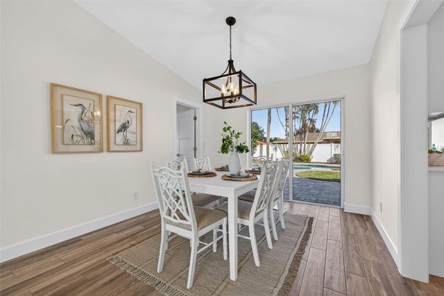 2043 TANGLEWOOD WAY NE, St Petersburg, FL 33702