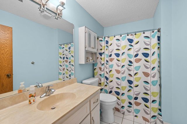 2581 Henslow Avenue N, Oakdale, MN 55128