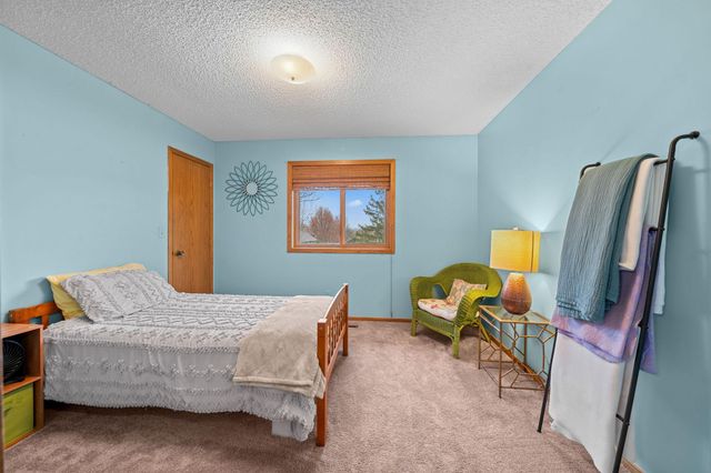 2581 Henslow Avenue N, Oakdale, MN 55128