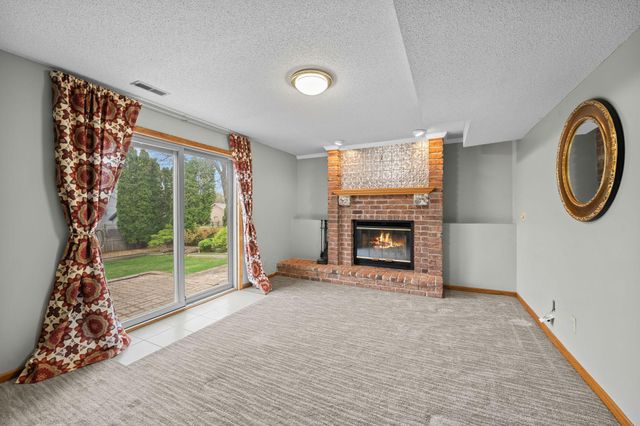 2581 Henslow Avenue N, Oakdale, MN 55128