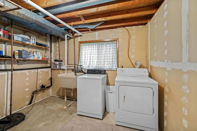 2581 Henslow Avenue N, Oakdale, MN 55128