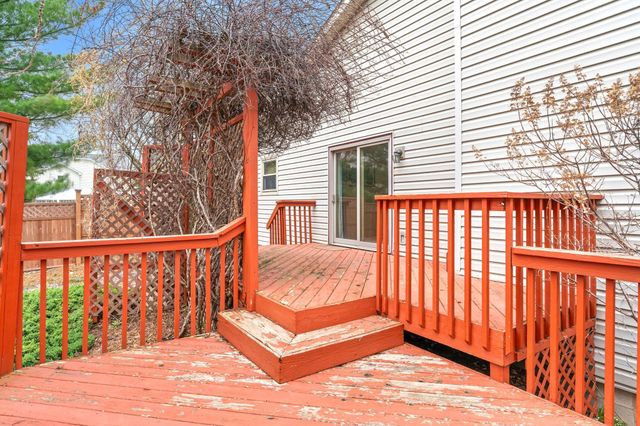 2581 Henslow Avenue N, Oakdale, MN 55128