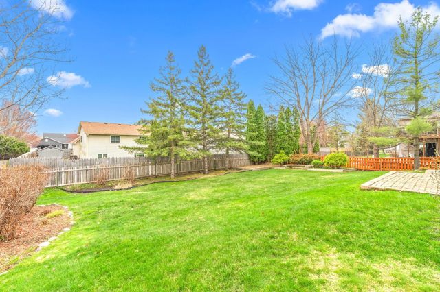 2581 Henslow Avenue N, Oakdale, MN 55128