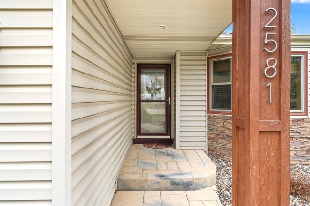 2581 Henslow Avenue N, Oakdale, MN 55128