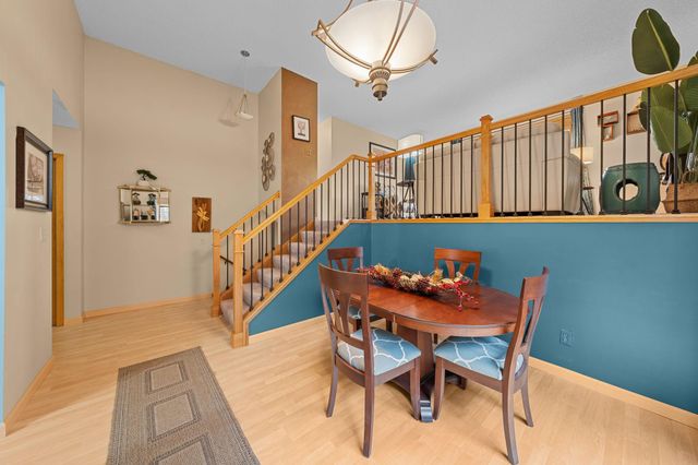 2581 Henslow Avenue N, Oakdale, MN 55128