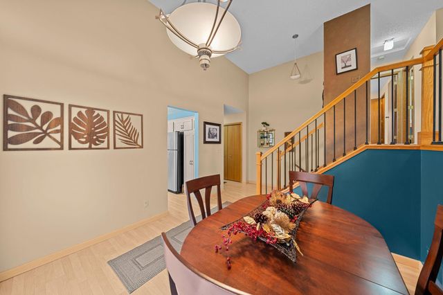 2581 Henslow Avenue N, Oakdale, MN 55128