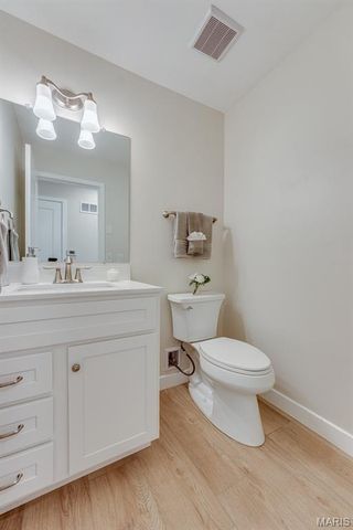 541 Princeway Court, Manchester, MO 63011