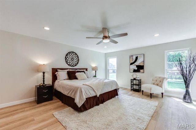 541 Princeway Court, Manchester, MO 63011