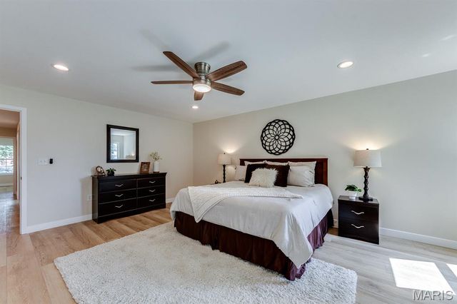 541 Princeway Court, Manchester, MO 63011