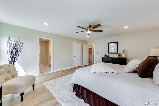 541 Princeway Court, Manchester, MO 63011