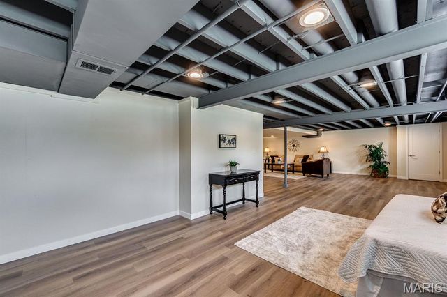 541 Princeway Court, Manchester, MO 63011