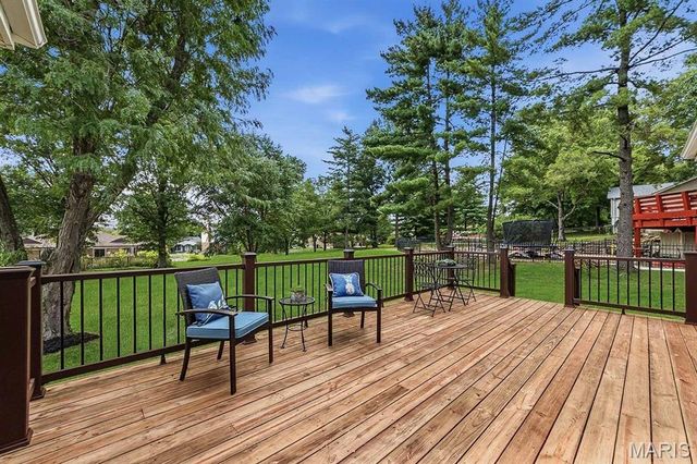 541 Princeway Court, Manchester, MO 63011