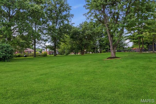 541 Princeway Court, Manchester, MO 63011