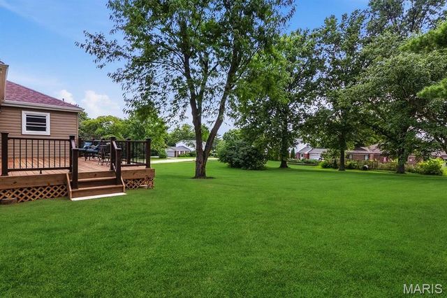 541 Princeway Court, Manchester, MO 63011