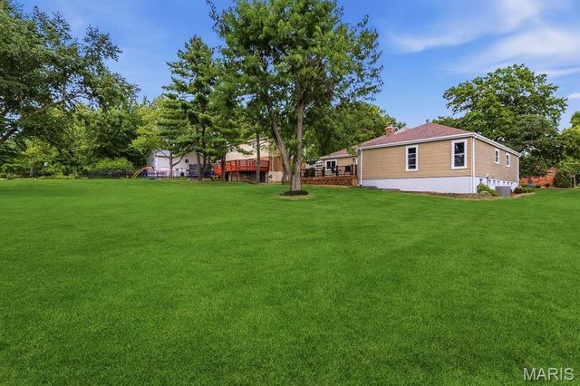 541 Princeway Court, Manchester, MO 63011