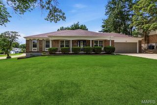 541 Princeway Court, Manchester, MO 63011