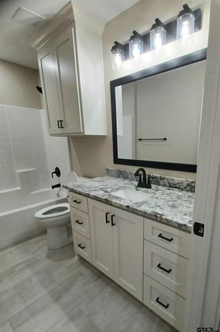 1219 W Lollar Street, Tyler, TX 75702
