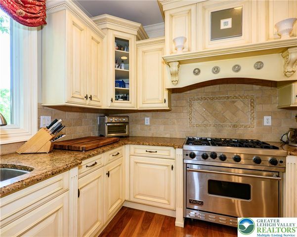 2690 Imperial Crest Lane, Lower Saucon Twp, PA 18055