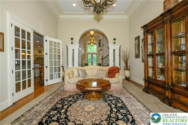 2690 Imperial Crest Lane, Lower Saucon Twp, PA 18055