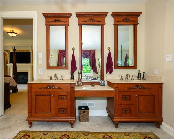 2690 Imperial Crest Lane, Lower Saucon Twp, PA 18055