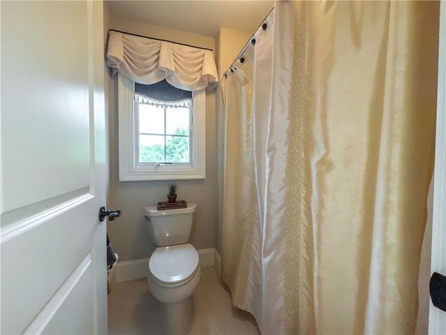 2690 Imperial Crest Lane, Lower Saucon Twp, PA 18055