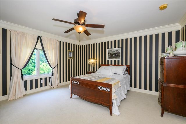 2690 Imperial Crest Lane, Lower Saucon Twp, PA 18055
