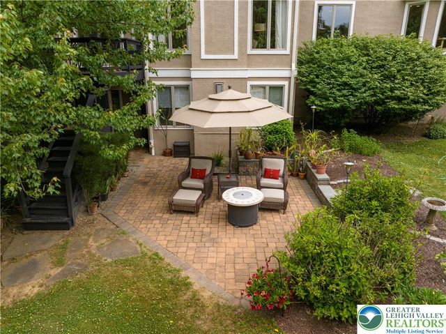 2690 Imperial Crest Lane, Lower Saucon Twp, PA 18055