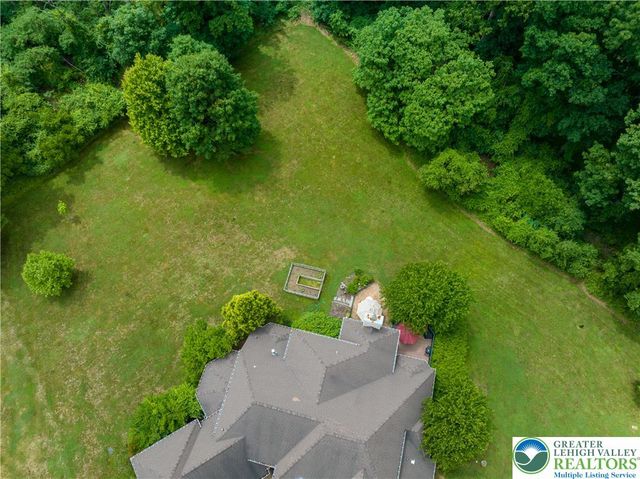 2690 Imperial Crest Lane, Lower Saucon Twp, PA 18055