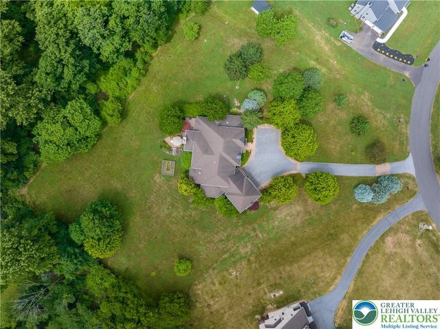 2690 Imperial Crest Lane, Lower Saucon Twp, PA 18055
