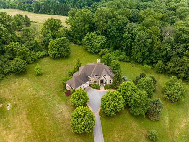 2690 Imperial Crest Lane, Lower Saucon Twp, PA 18055