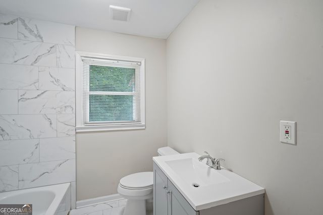 5160 W Chapel Hill Road, Douglasville, GA 30135