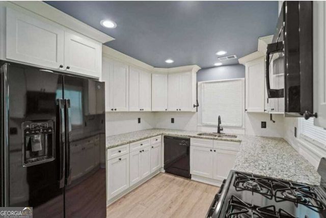 5160 W Chapel Hill Rd, Douglasville, GA 30135