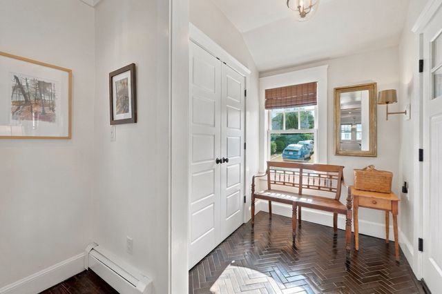 1 Old Colony Rd, Hull, MA 02045