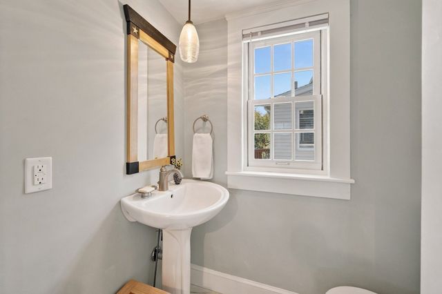 1 Old Colony Rd, Hull, MA 02045