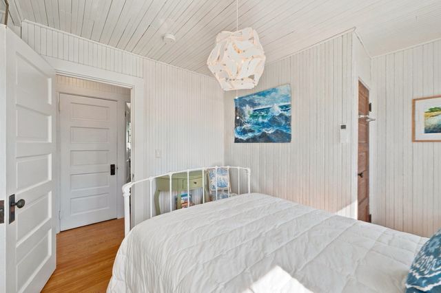 1 Old Colony Rd, Hull, MA 02045
