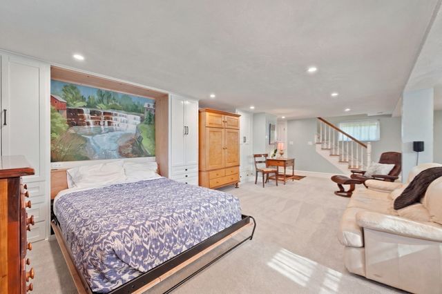 1 Old Colony Rd, Hull, MA 02045