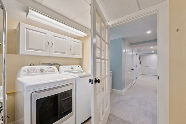 1 Old Colony Rd, Hull, MA 02045