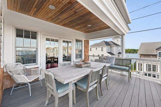 1 Old Colony Rd, Hull, MA 02045