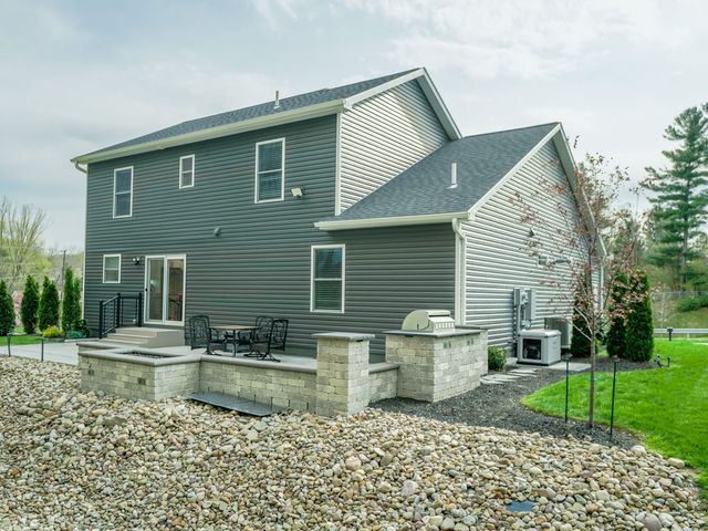 4915 GROUSE HOLLOW Drive, Millcreek, PA 16504