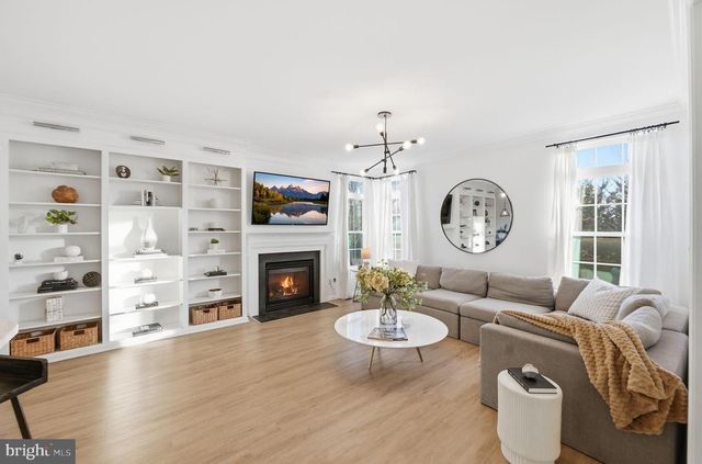 43038 TIPPMAN PL, Chantilly, VA 20152