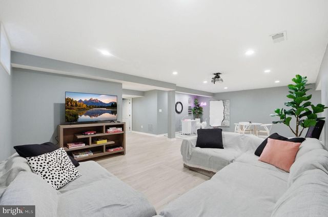 43038 TIPPMAN PL, Chantilly, VA 20152