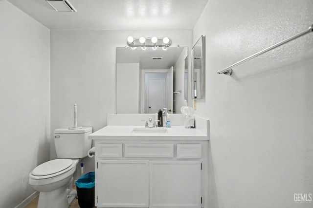 3313 Fiesta Avenue, Bakersfield, CA 93313
