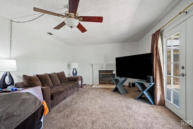 3313 Fiesta Avenue, Bakersfield, CA 93313
