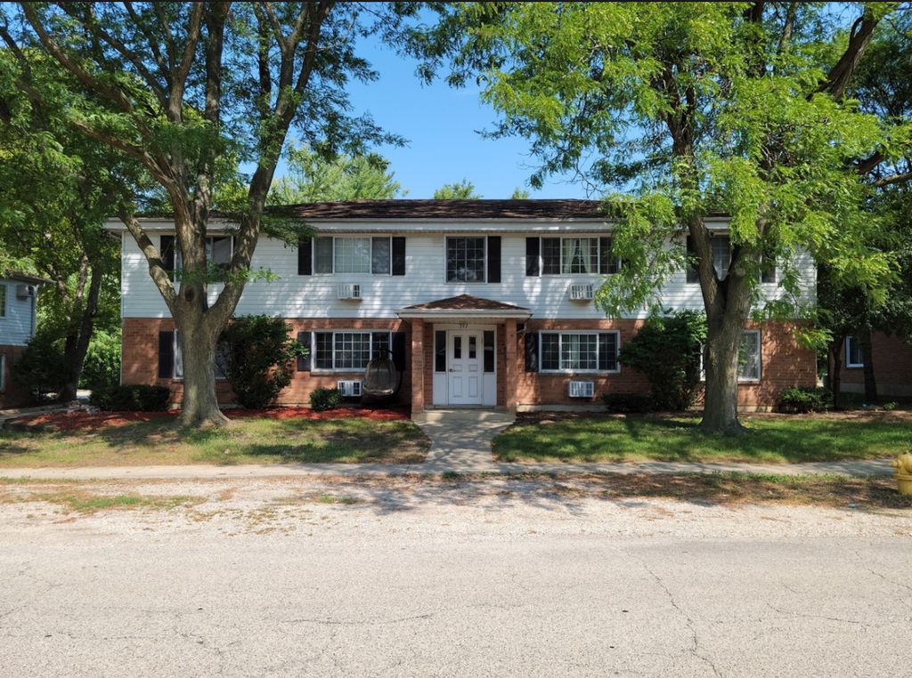 397 Poplar Avenue 2E, Antioch, IL 60002