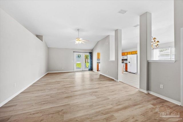 8354 Escola St, Navarre, FL 32566