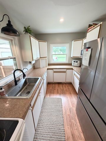 850 W 41st, Wichita, KS 67217