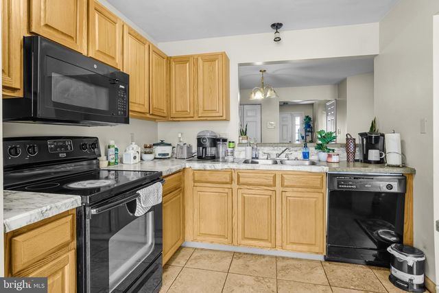 1937 DAYBREAK CIR, Harrisburg, PA 17110