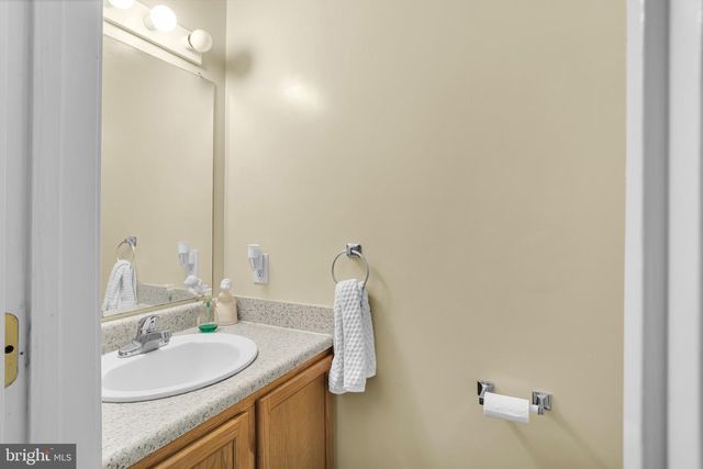 1937 DAYBREAK CIR, Harrisburg, PA 17110